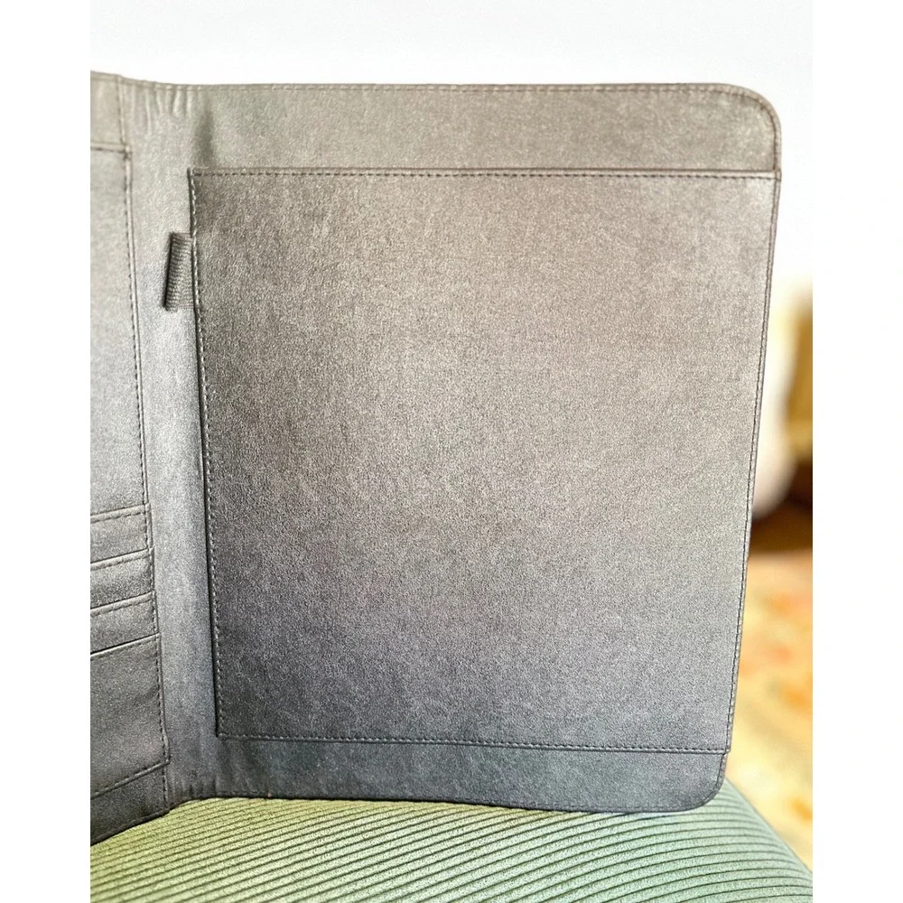 Nike Minnesota Golden Gophers Football Pebbled Leather Portfolio Folder